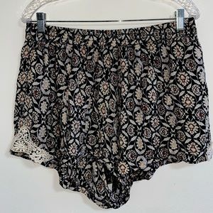 Beach shorts, crochet on sides, comfy fit